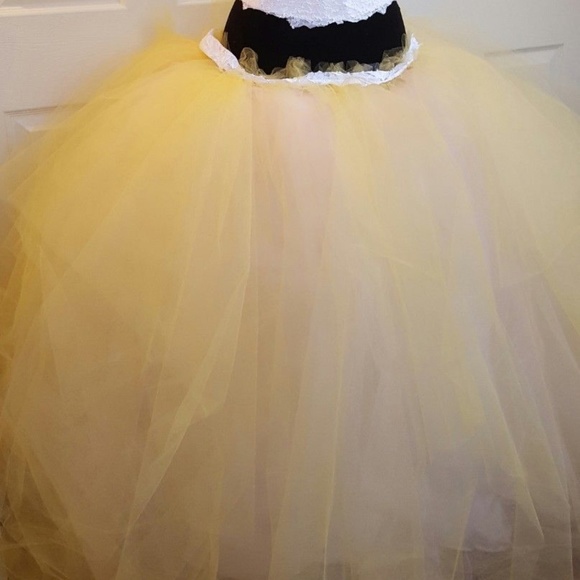 SHIRA Yellow & White Lace Corset Wedding Gown Set - Picture 6 of 6